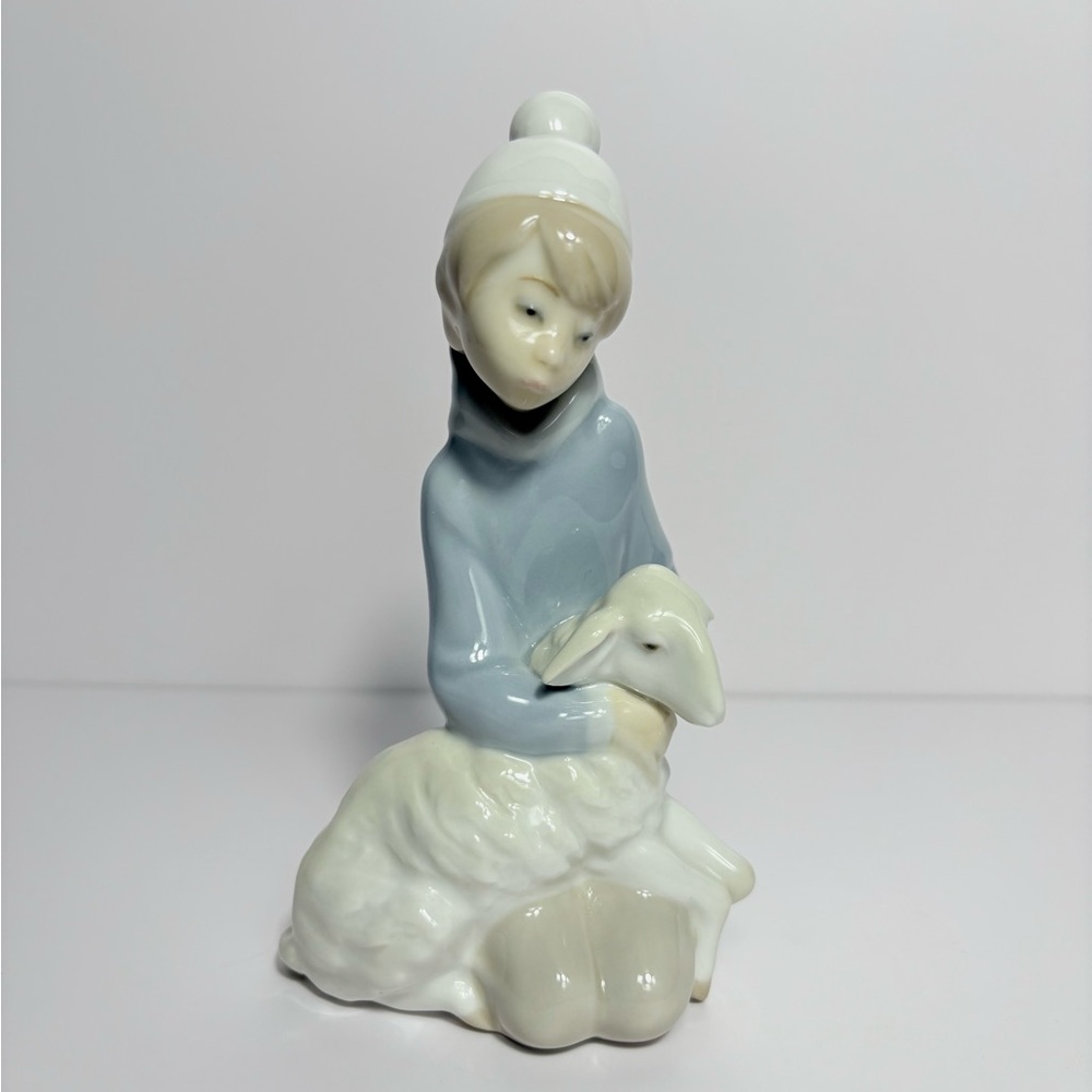 Lladro’ Porcelain Figurine, “Shepard Boy with Lamb” (#4676)-Handcrafted in Spain